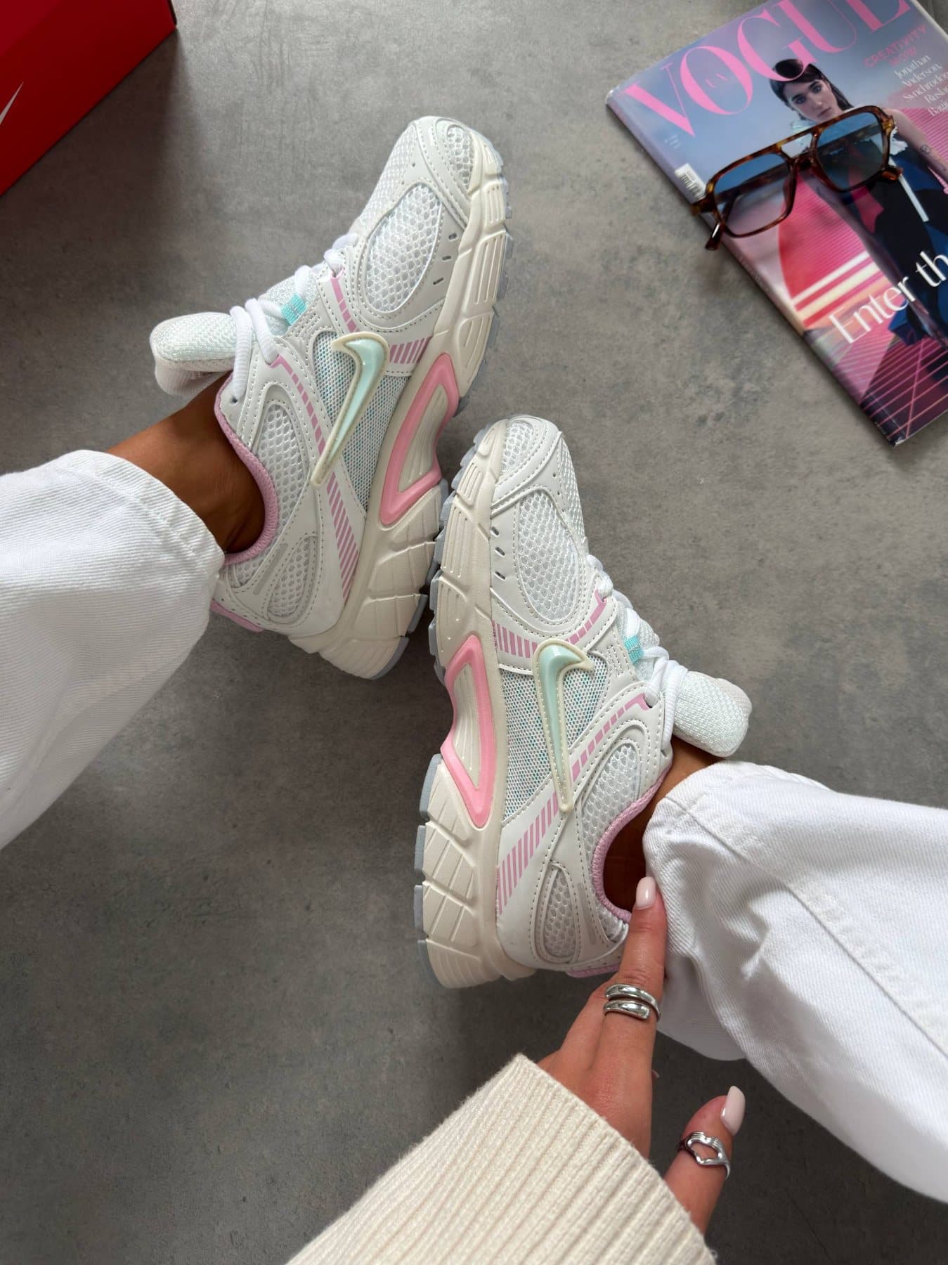 Nike V5 RNR White Pink